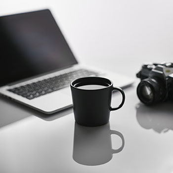 【独家】onlyfans深度揭秘：八卦风波背后，当事人在酒吧后巷的角色疯狂令人意外